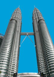 Малайзия. Башни-близнецы Петронас в Куала-Лумпуре.