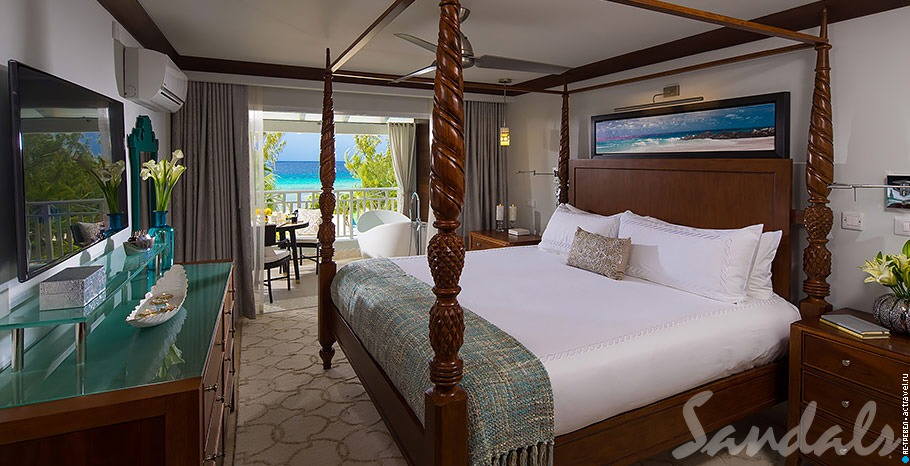 Beachfront One Bedroom Butler Suite with Balcony Tranquility Soaking Tub   Sandals Barbados