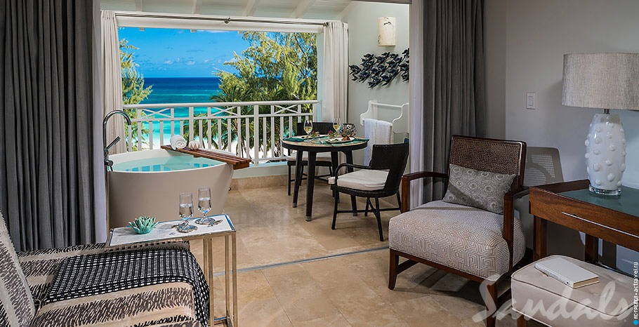  Beachfront Penthouse Club Level Suite with Balcony Tranquility Soaking Tub   Sandals Barbados