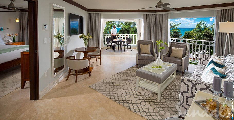  Beachfront Penthouse One Bedroom Butler Suite with Balcony Tranquility Soaking Tub   Sandals Barbados