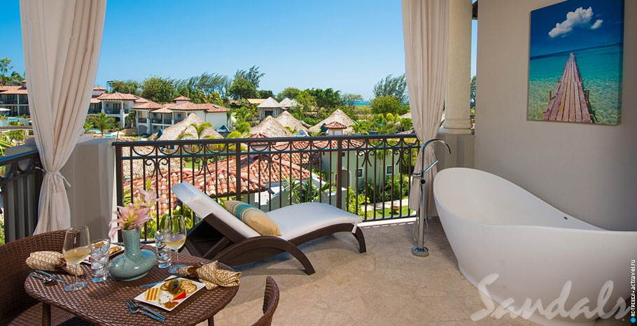  South Seas Honeymoon Poolside Hideaway Junior Suite with Balcony Tranquility Soaking Tub   Sandals Grenada