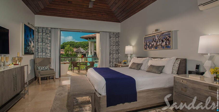  Lover's Lagoon Hideaway Junior Suite with Balcony Tranquility Soaking Tub   Sandals Grenada
