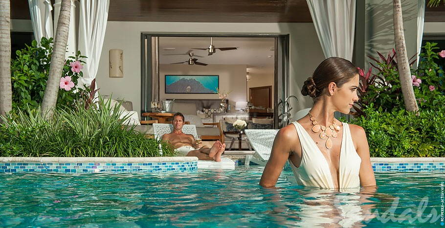  Italian Swim Up Bi-Level One Bedroom Butler Suite with Patio Tranquility Soaking Tub   Sandals Grenada