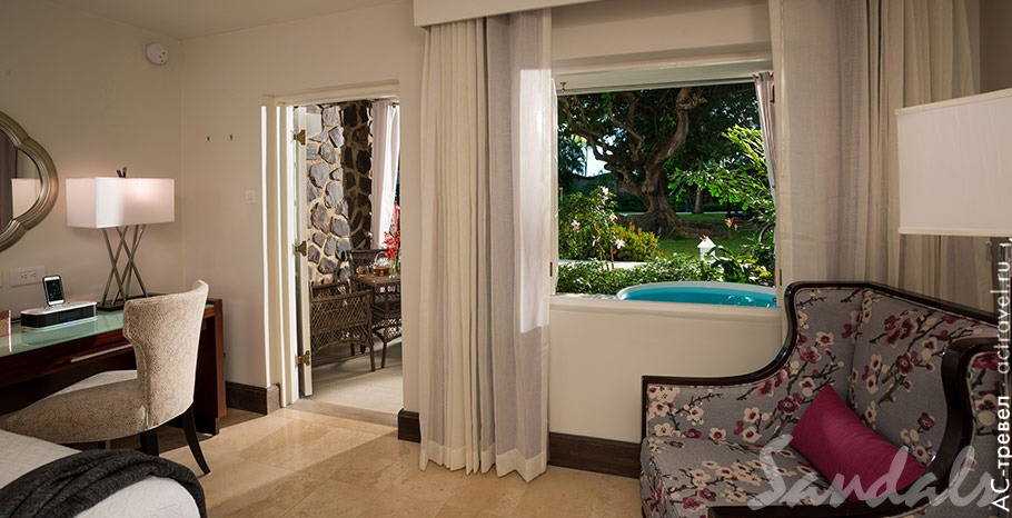  Grand Luxe Club Level Walkout Room with Patio Tranquility Soaking Tub   Sandals Halcyon Beach