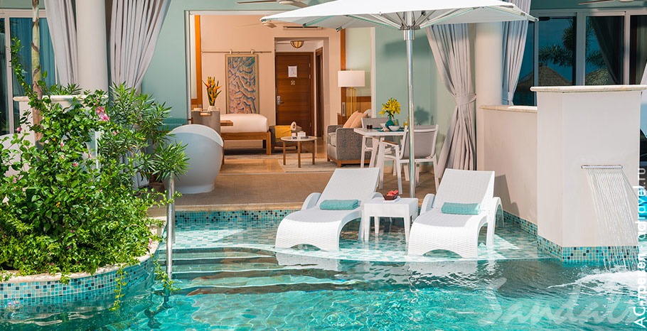  Beachfront Swim-up Honeymoon One-Bedroom Butler Suite with Patio Tranquility Soaking Tub   Sandals Montego Bay