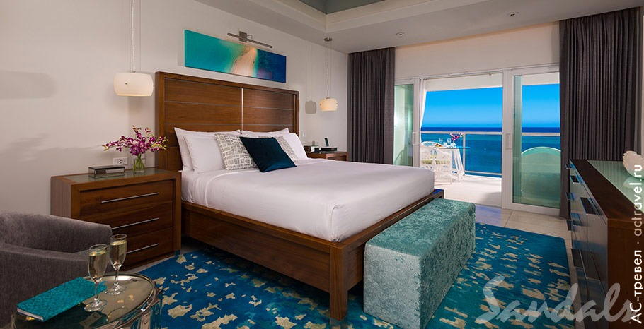  Oceanfront Penthouse Club Level Junior Suite with Balcony Tranquility Soaking Tub   Sandals Montego Bay