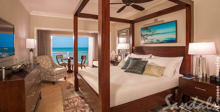  Paradise Honeymoon Beachfront Grande Luxe Club Level Room   Sandals Negril