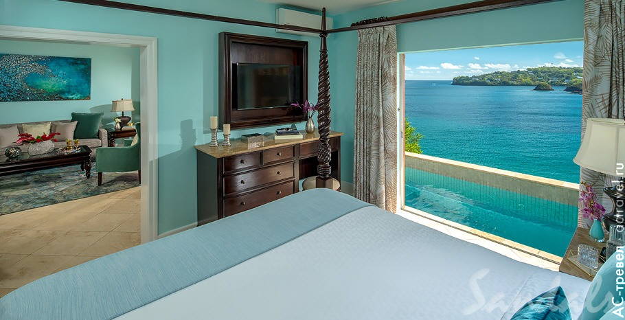  Sunset Bluff Honeymoon Oceanfront One Bedroom Butler Villa Suite with Private Pool   Sandals Regency La Toc