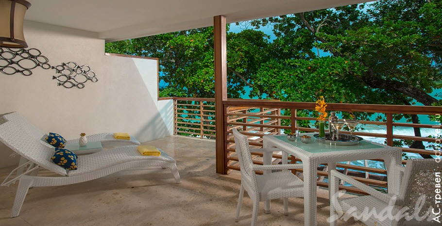  Oceanfront Two-Story One Bedroom Butler Villa Suite with Balcony Tranquility Soaking Tub   Sandals Regency La Toc