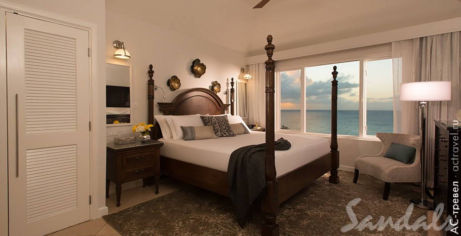  Sunset Bluff Oceanview One Bedroom Butler Suite with Balcony Tranquility Soaking Tub   Sandals Regency La Toc