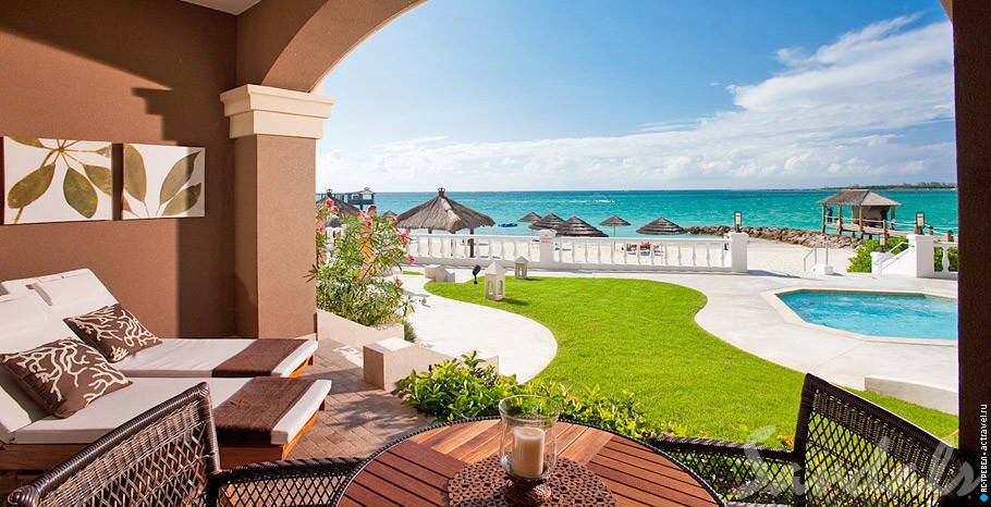  Balmoral Beachfront Walkout Butler Suite   Sandals Royal Bahamian